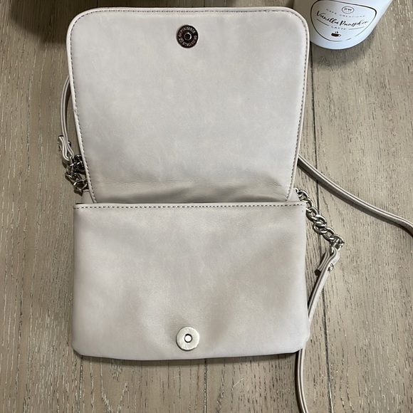 Nine West crossbody bag - Picture 3 of 9